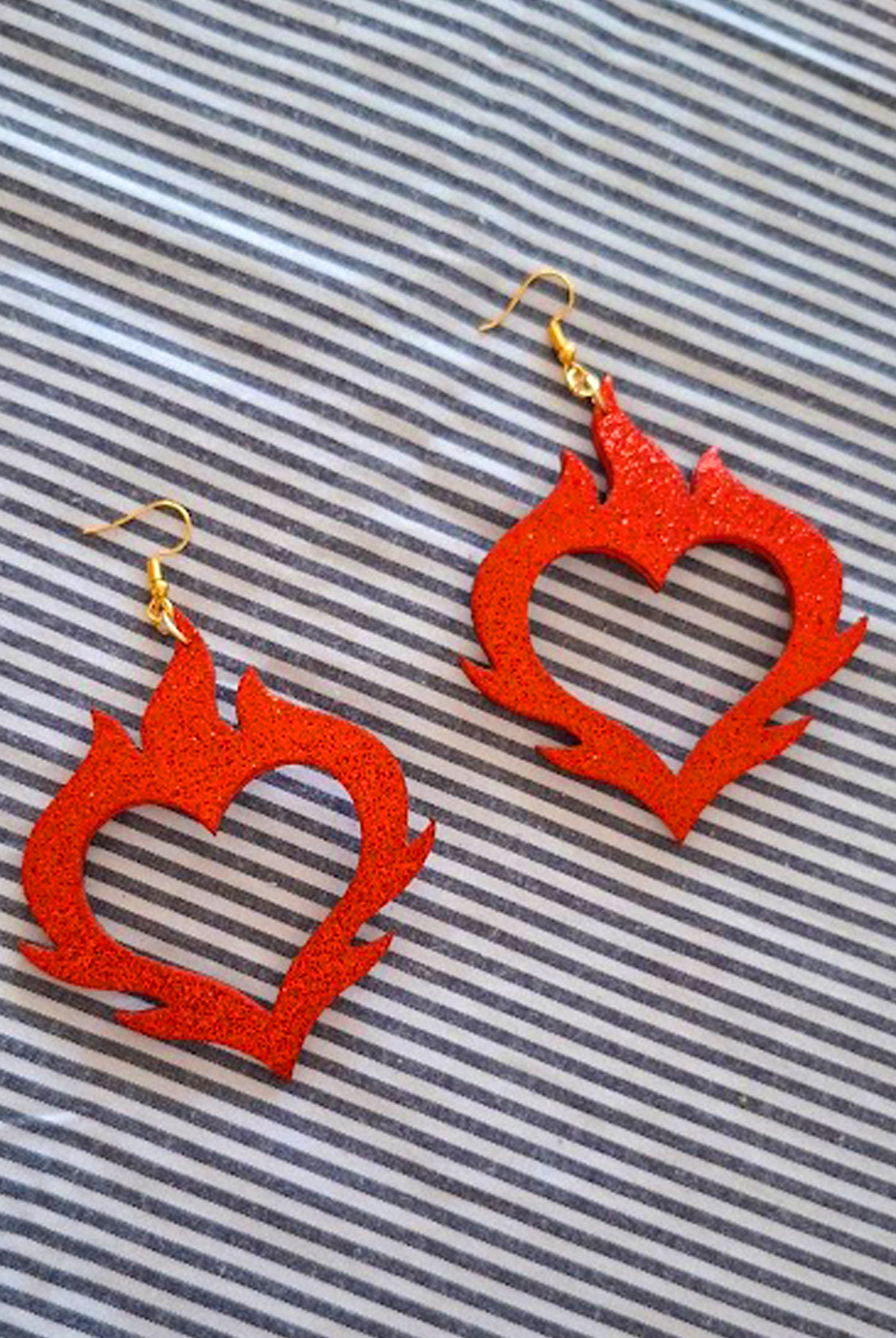 BRINCO CORAÇÃO EM CHAMAS