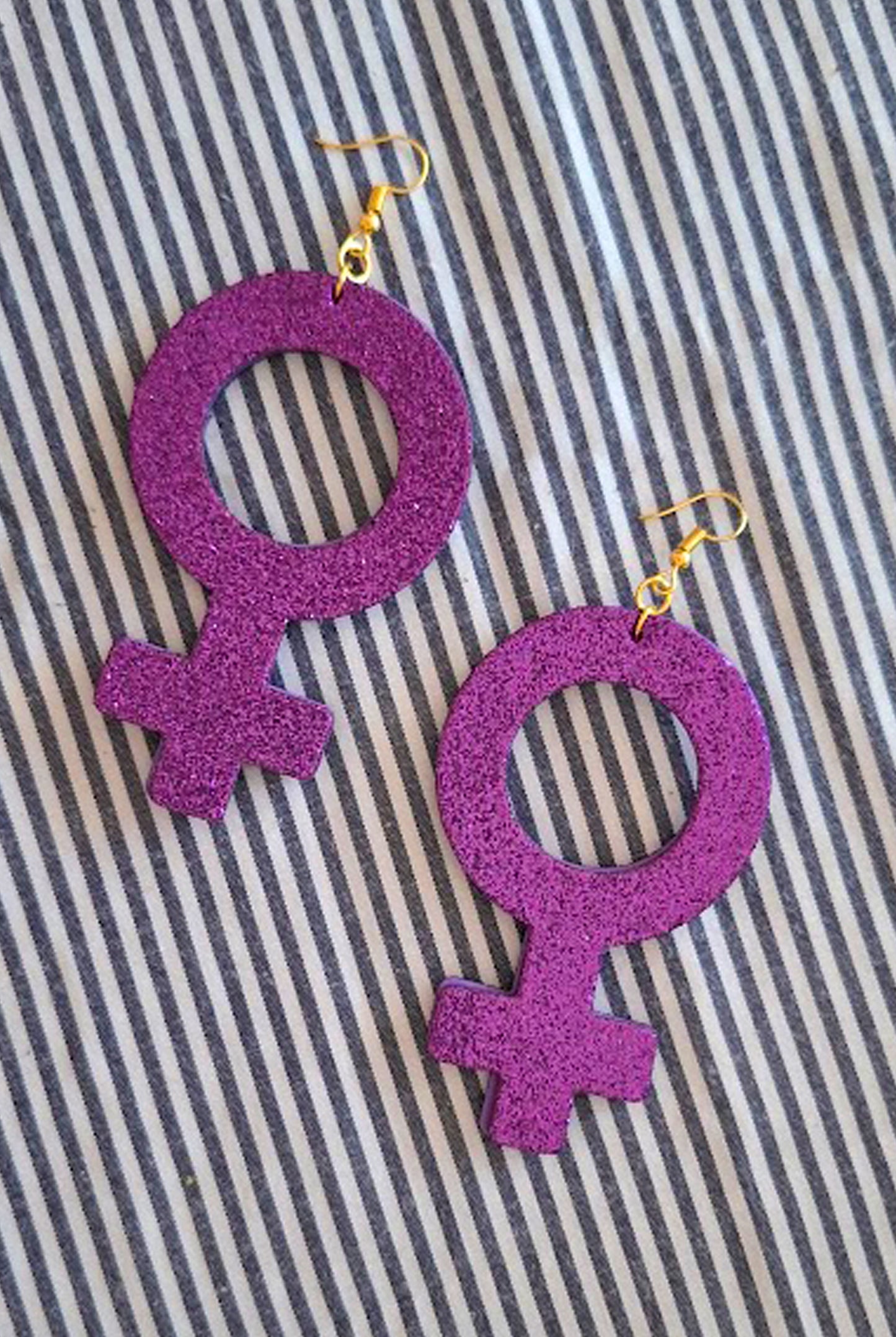 BRINCO FEMININO ROXO