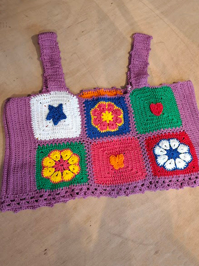 CROPPED CROCHÊ FLORES