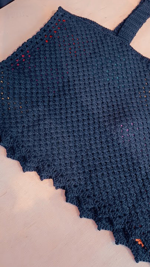 TOP PRETO QUADRADINHOS APLICAÇÃO 118 cm