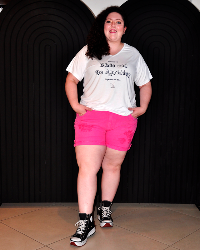 CAMISETA GIRLS CAN DO ANYTHING BRANCA